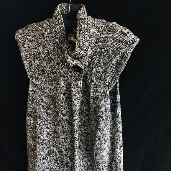 August Silk L Sweater Sleeveless Vest 